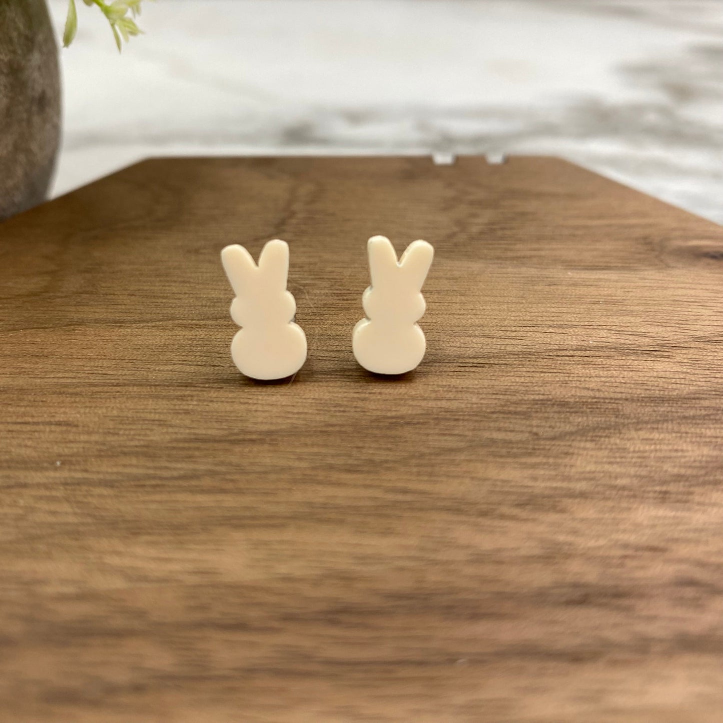 Acrylic Stud Earrings - Easter - Bunny - Cream