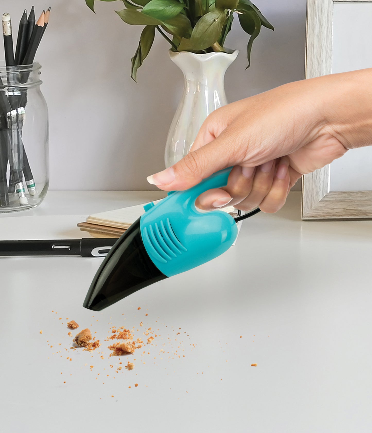 *Mini Crumb Catcher Desk Vacuum